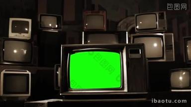 老式电视与绿色屏幕。拍摄的变化从棕褐色葡萄酒的颜色.